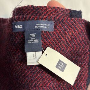 GAP Dark Red Knit Scarf 100% Metino Wool Soft Marled Colourway with Stripe NEW
